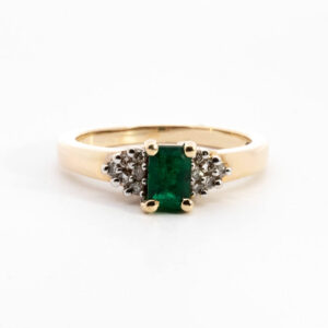 ESTATE EMERALD & DIAMOND RING