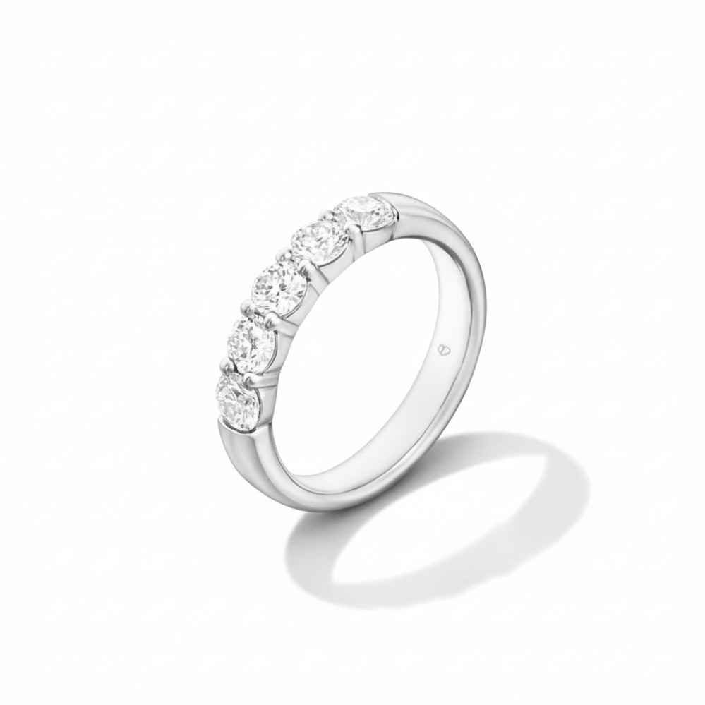 HEARTS ON FIRE SIGNATURE 5-STONE BAND UU29428WGHV1956500 - Image 2