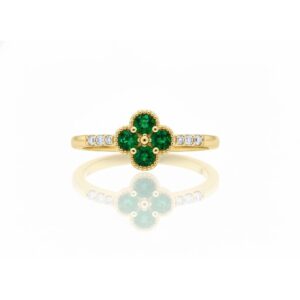 YELLOW GOLD EMERALD & DIAMOND RING M7048