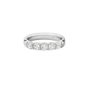 HEARTS ON FIRE SIGNATURE 5-STONE BAND UU29428WGHV1006500