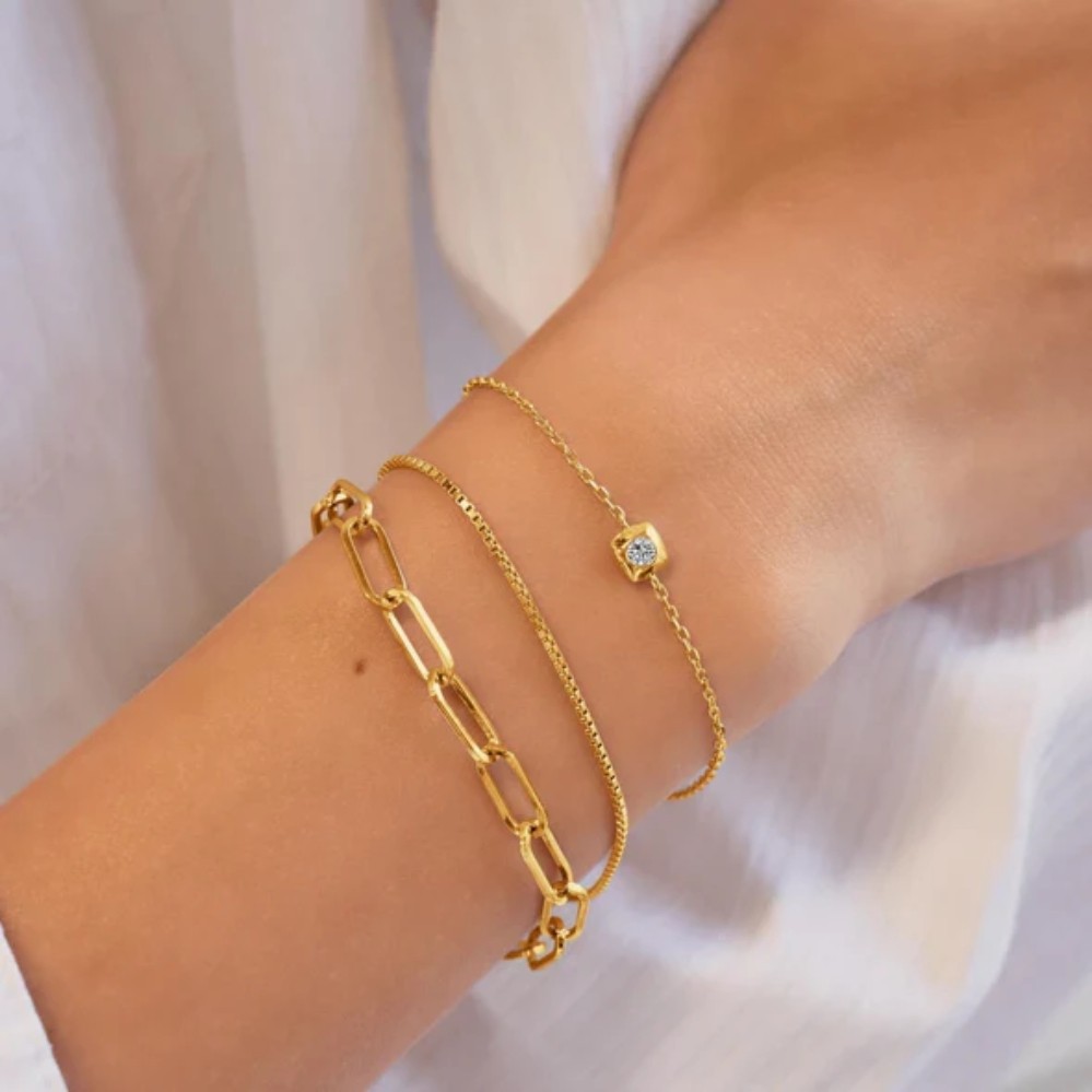 ANIA HAIE GOLD MODERN BEZEL-SET SOLITAIRE BRACELET B072-01G