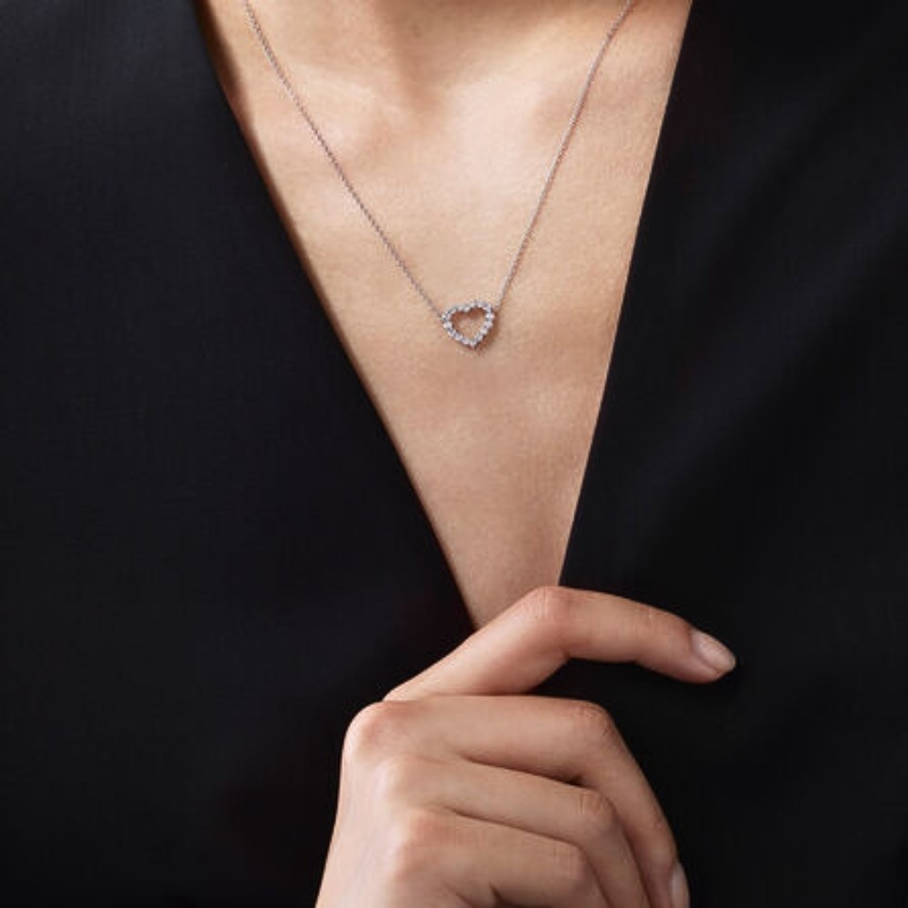 HEARTS ON FIRE SIGNATURE HEART PENDANT - MEDIUM HFPSIGH00398W